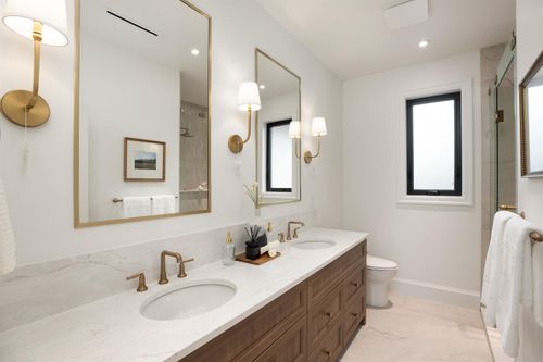 3874-winlake-crescent-government-road-burnaby-north-20 at 