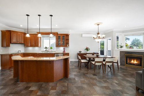 6071-charles-street-parkcrest-burnaby-north-04 at 