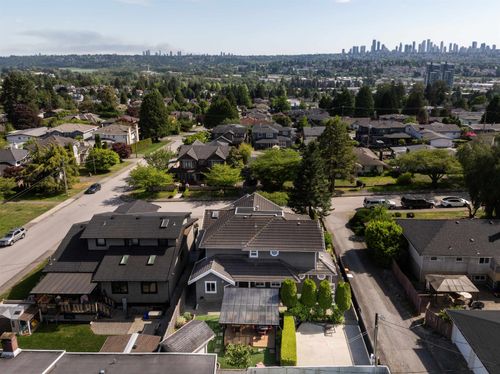 6071-charles-street-parkcrest-burnaby-north-30 at 