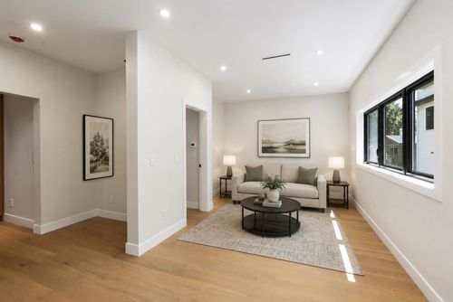3874-winlake-crescent-government-road-burnaby-north-23 at 