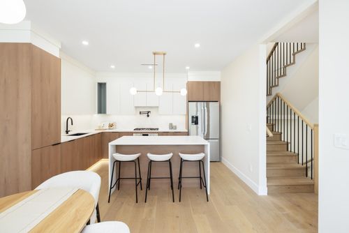 901-edgar-avenue-maillardville-coquitlam-04 at 