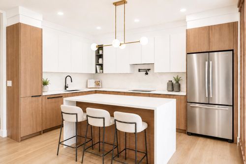 901-edgar-avenue-maillardville-coquitlam-02 at 