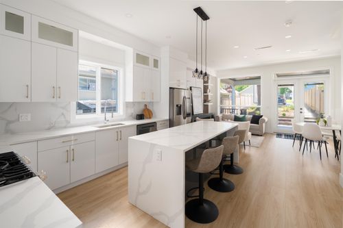122-eighth-avenue-glenbrooke-north-new-westminster-05 at 
