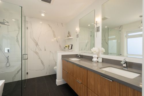 812-e-6th-street-queensbury-north-vancouver-15 at 