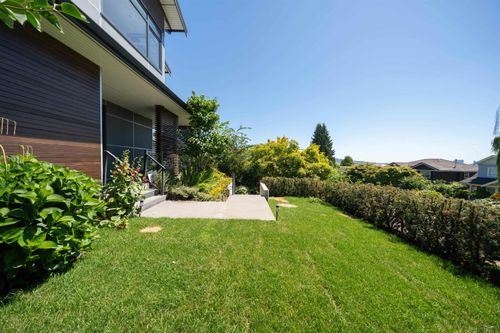 812-e-6th-street-queensbury-north-vancouver-24 at 