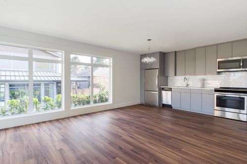 812-e-6th-street-queensbury-north-vancouver-27 at 