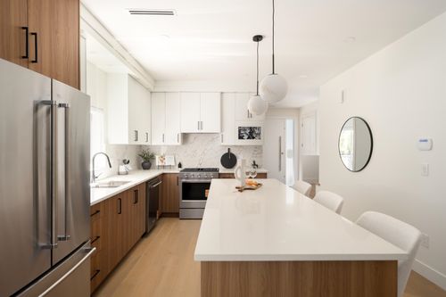 6176-elgin-avenue-forest-glen-bs-burnaby-south-04 at 