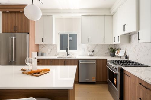 6176-elgin-avenue-forest-glen-bs-burnaby-south-05 at 