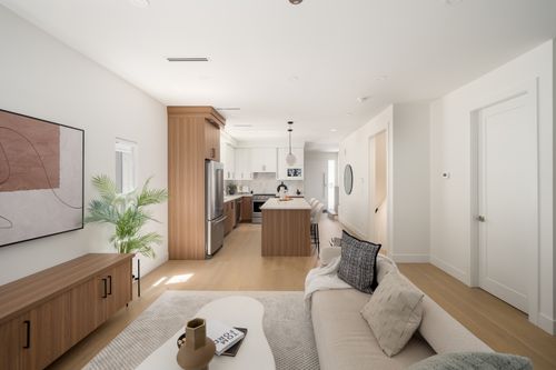 elgin-ave-6176-burnaby-adil-dinani-3 at 