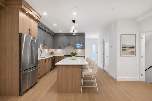 6176-elgin-avenue-forest-glen-bs-burnaby-south-02 at 
