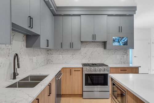 6176-elgin-avenue-forest-glen-bs-burnaby-south-03 at 