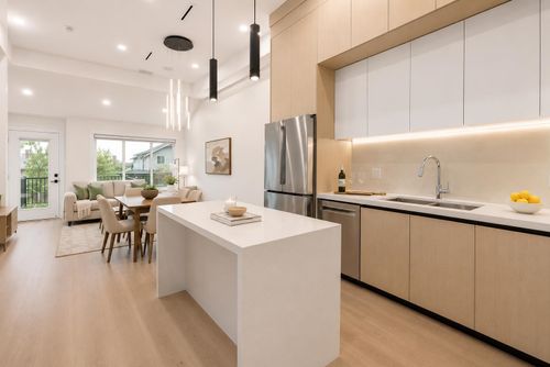 914-rochester-avenue-maillardville-coquitlam-03 at 