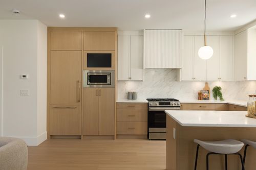 6525-dufferin-avenue-forest-glen-bs-burnaby-south-07 at 