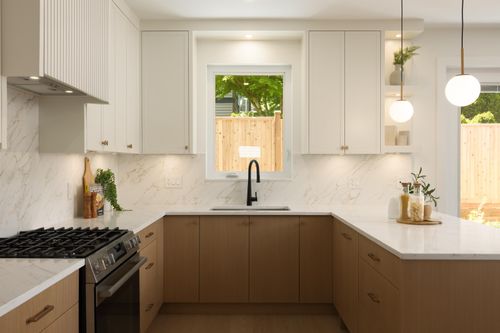 6525-dufferin-avenue-forest-glen-bs-burnaby-south-08 at 