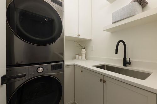 6525-dufferin-avenue-forest-glen-bs-burnaby-south-23 at 