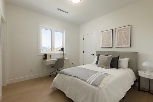 6525-dufferin-avenue-forest-glen-bs-burnaby-south-24 at 