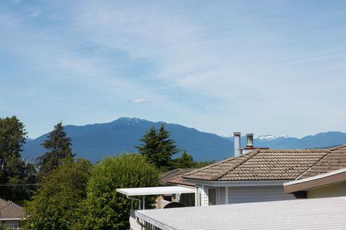 6525-dufferin-avenue-forest-glen-bs-burnaby-south-27 at 
