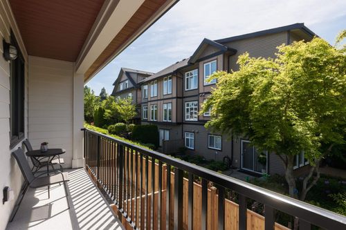 6525-dufferin-avenue-forest-glen-bs-burnaby-south-29 at 