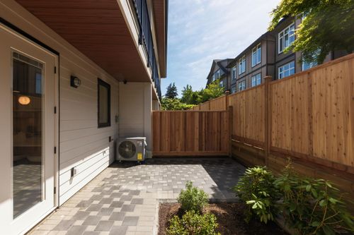 6525-dufferin-avenue-forest-glen-bs-burnaby-south-32 at 