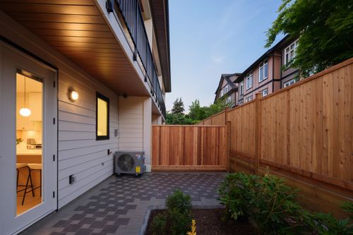 6525-dufferin-avenue-forest-glen-bs-burnaby-south-33 at 