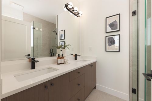 6525-dufferin-avenue-forest-glen-bs-burnaby-south-18 at 