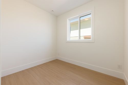 6525-dufferin-avenue-forest-glen-bs-burnaby-south-23 at 