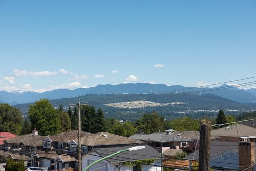 6525-dufferin-avenue-forest-glen-bs-burnaby-south-29 at 