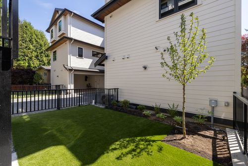 3-3874-winlake-cres-2137 at 