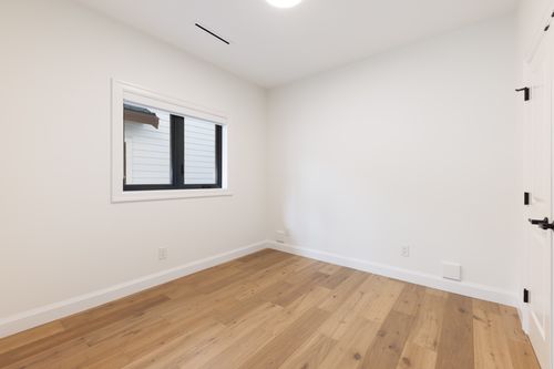 4-3874-winlake-cres-adil-dinani-37 at 