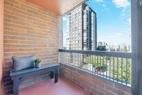 1330-burrard-street-downtown-vw-vancouver-west-10 at 