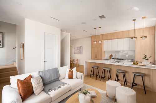 4828-albert-street-capitol-hill-bn-burnaby-north-06 at 