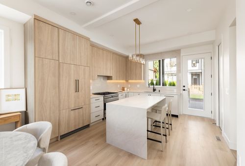 753-edgar-avenue-coquitlam-west-coquitlam-04 at 