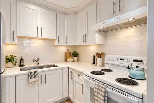 18-24-w-16th-avenue-cambie-vancouver-west-03 at 