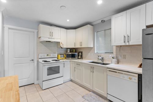 18-24-w-16th-avenue-cambie-vancouver-west-09 at 