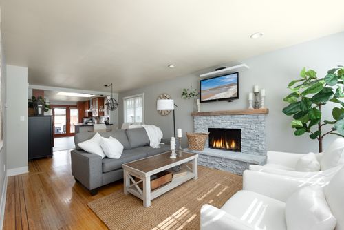 328-26th-st-w-north-vancouver-360hometours-04-copy at  328-26th-st-w-north-vancouver-360hometours-04-copy at