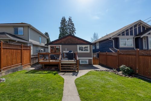 328-26th-st-w-north-vancouver-360hometours-27 at 