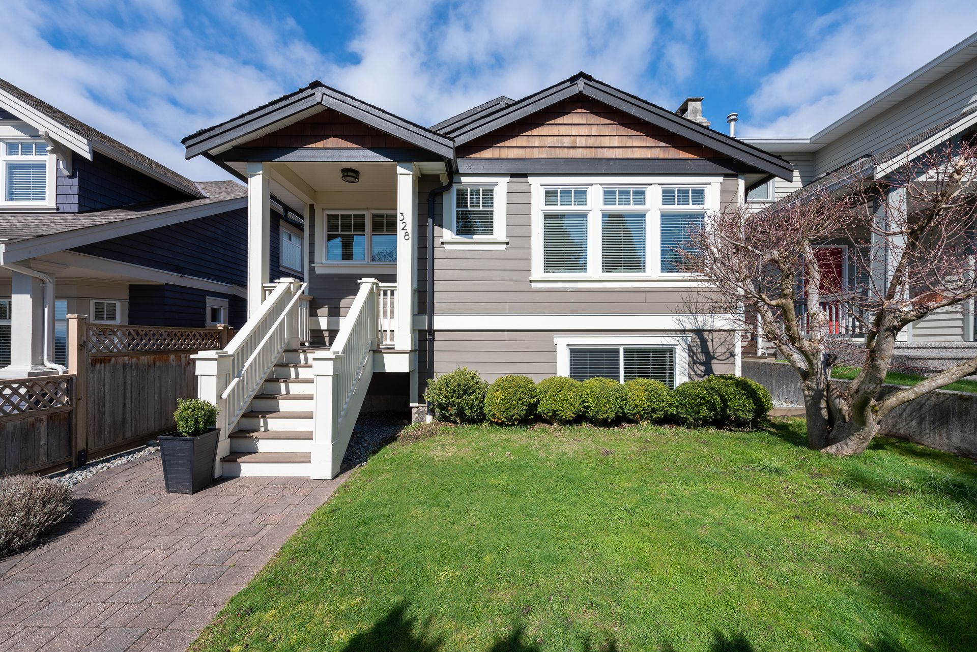 328-26th-st-w-north-vancouver-360hometours-02-copy at 328-26th-st-w-north-vancouver-360hometours-02-copy at