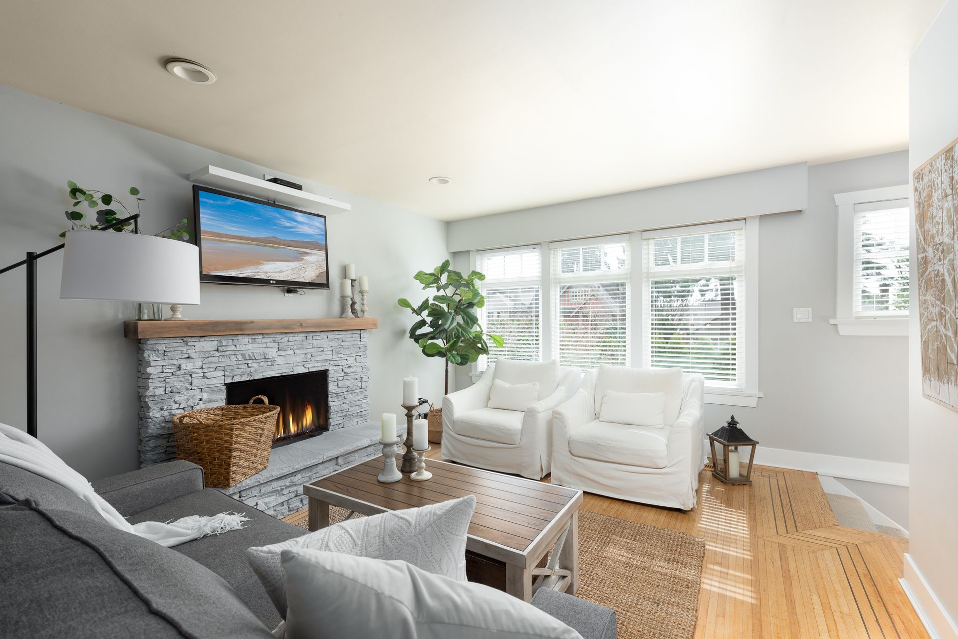 328-26th-st-w-north-vancouver-360hometours-05 at 328-26th-st-w-north-vancouver-360hometours-05 at