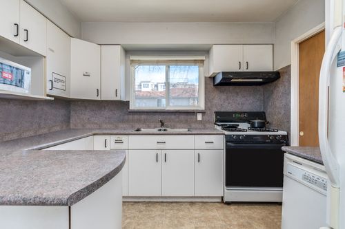 kitchen at  kitchen at