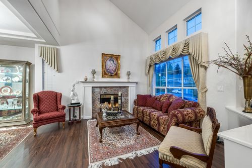 140-aspenwood-dr-port-moody-360hometours-05 at 