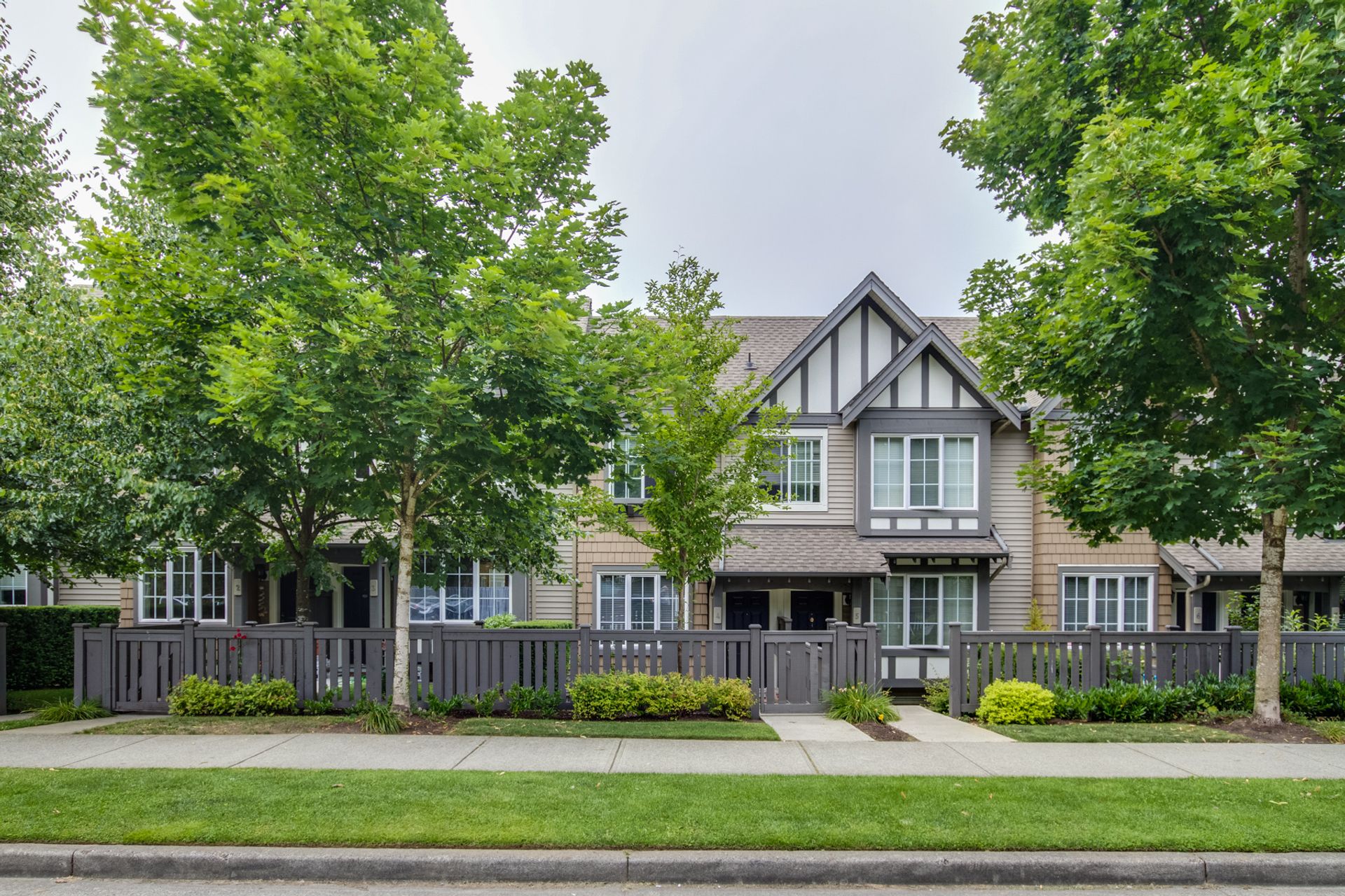 2-8533-cumberland-pl-burnaby-360hometours-03s at  2-8533-cumberland-pl-burnaby-360hometours-03s at