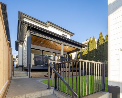 934-walls-avenue-coquitlam-360hometours-29sgrassbackyard at  934-walls-avenue-coquitlam-360hometours-29sgrassbackyard at
