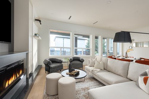 932-walls-ave-coquitlam-360hometours-03s at 