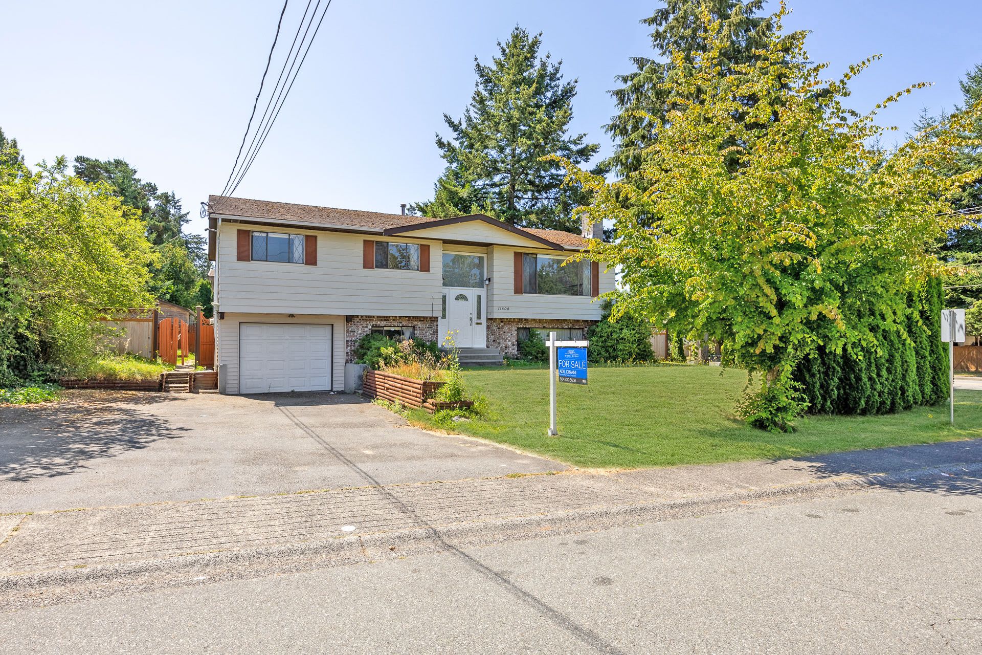 11608-73a-ave-delta-360hometours-01s at  11608-73a-ave-delta-360hometours-01s at