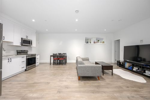 5477-15b-ave-360hometours-046 at 