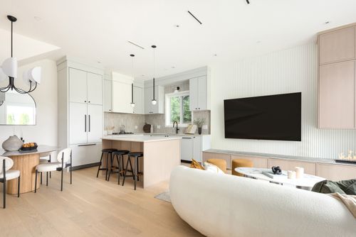 1-5807-prince-edward-st-vancouver-360hometours-04 at 
