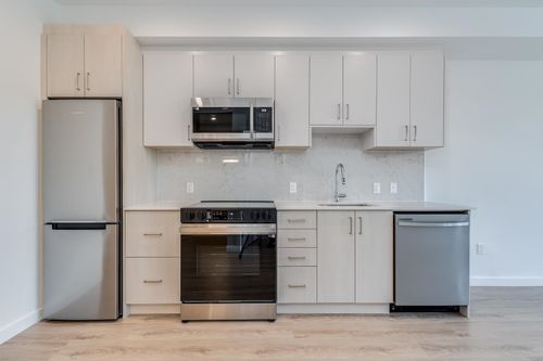 13838-108-avenue-sullivan-station-surrey-03 at 