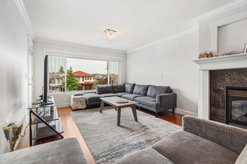 6419-selma-avenue-forest-glen-bs-burnaby-south-03 at 