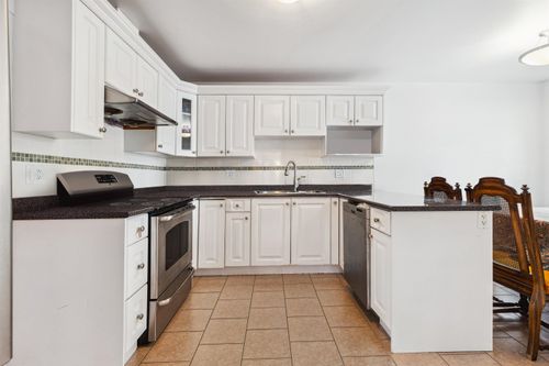 6419-selma-avenue-forest-glen-bs-burnaby-south-04 at 