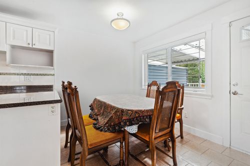 6419-selma-avenue-forest-glen-bs-burnaby-south-05 at 